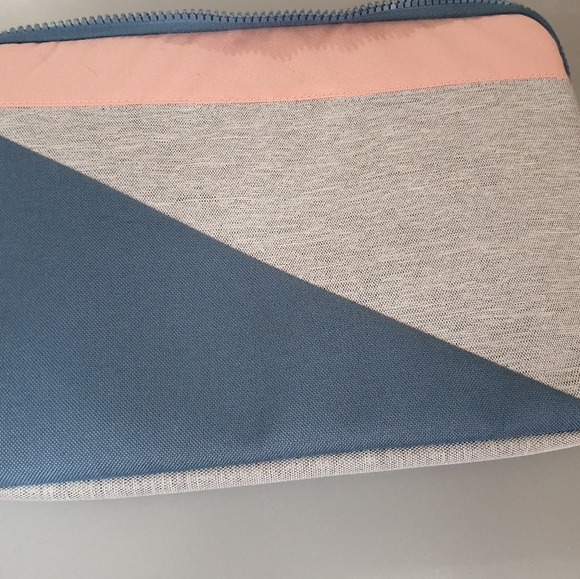 Herschel tablet case - Picture 2 of 2